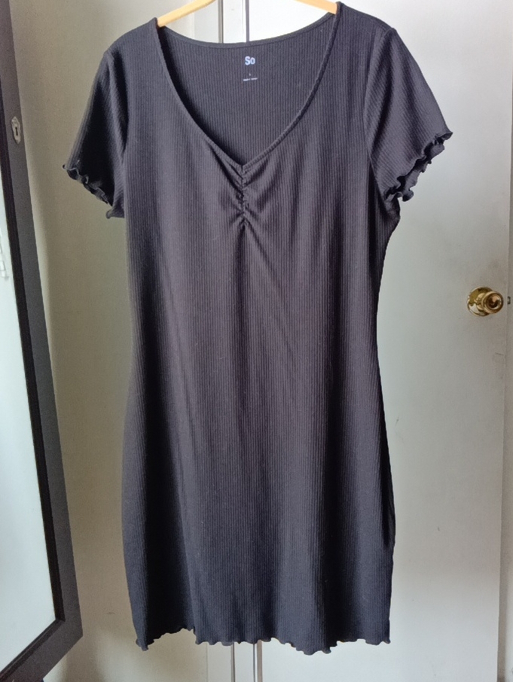 SO Black Ribbed V-Neck Short Sleeve Tunic Dress